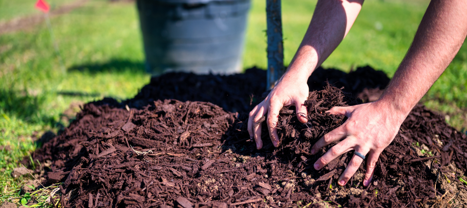 Mulching and landscaping service in Hudson NH